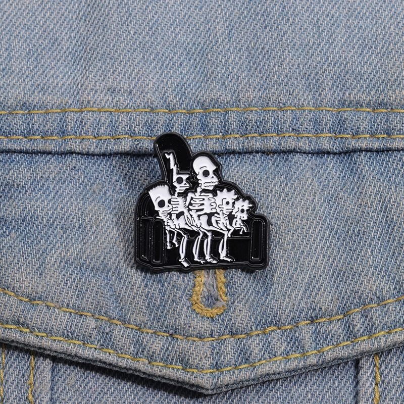 Bros Pin Enamel Logam Kartun A - Halloween Skeleton Decoration ulasan dan harga