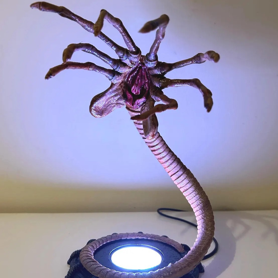 Lampu Alien Facehugger Lampu M - Pumpkin Lantern Halloween ulasan dan harga